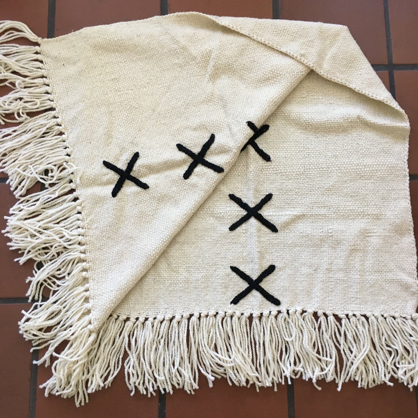 Bespoke "Rio X" Sheep's Wool Throw With Tassels (Cream/Obsidian)