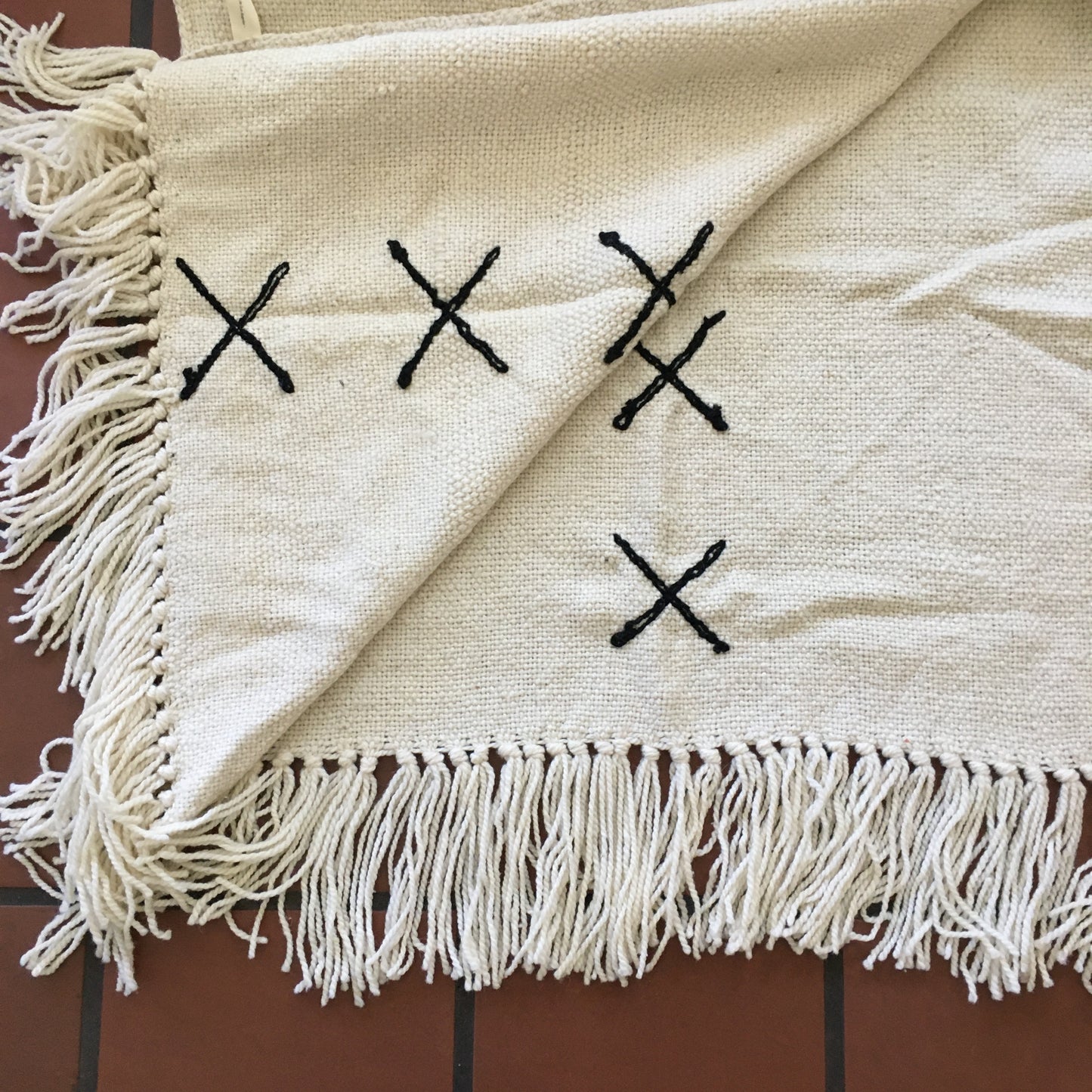 Bespoke "Rio X" Sheep's Wool Throw With Tassels (Cream/Obsidian)