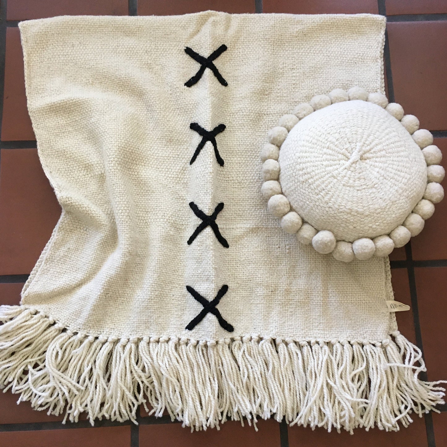 Bespoke "Rio X" Sheep's Wool Throw With Tassels (Cream/Obsidian)