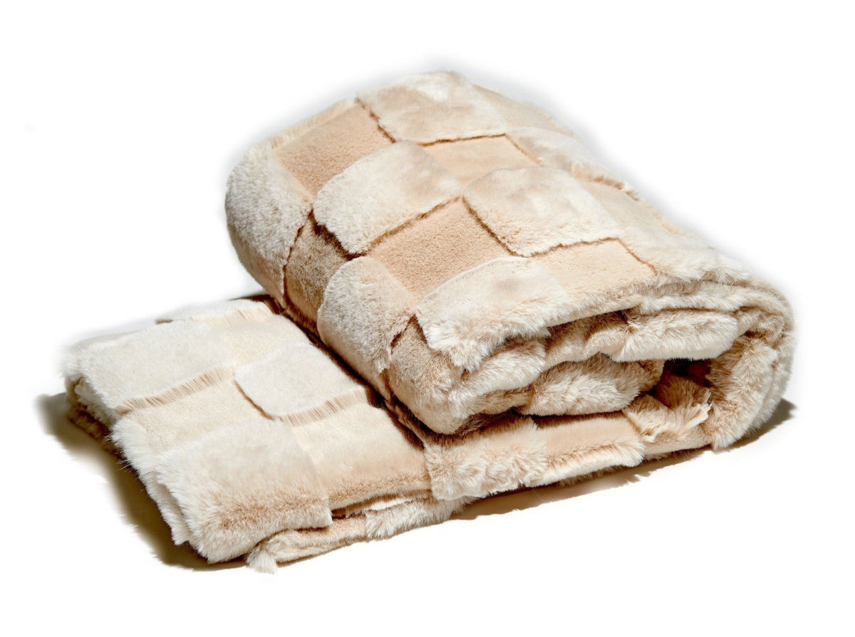 Pelt Throwing Pelt Faux Fur Throw (60